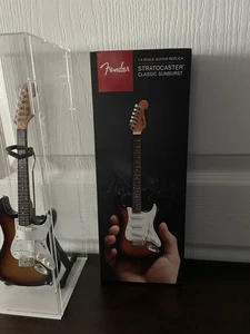 FENDER STRATOCASTER CLASSIC Sunburst Miniatur. - Bild 1 von 4