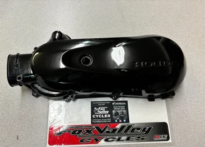 11341-K83-D00 HONDA LEFT SIDE COVER - Picture 1 of 5