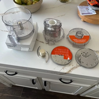 Cuisinart Pro Classic Food Processor 7 Cup Model DLC-10S TX Complete MINT  - Image 1 of 4