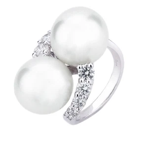 ANELLO CONTRARIE ORO BIANCO 18kt. CON DIAMANTI E PERLE AUSTRALIANE ct. 30,80 - Foto 1 di 7