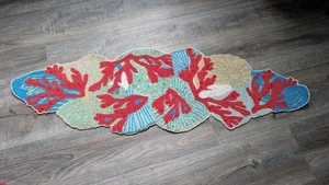 Corredor de mesa con cuentas Pier 1 conchas adornadas coral playa náutica costa 42" - Imagen 1 de 5