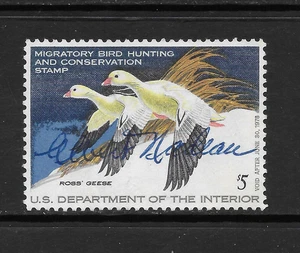 U.S. SCOTT RW44 USED VF - 1977 $5 MULTI-COLOR ISSUE - FEDERAL DUCK STAMP - Picture 1 of 2