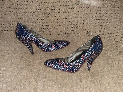 FORNARINA - Bombas de charol multicolor - medallón de flores - talla 38 - casi como nuevas Foto 1 de 4