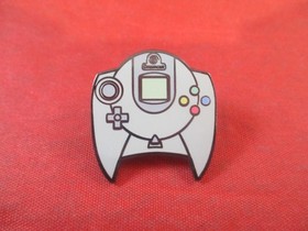 Sega Dreamcast Controller Remote Promotional Pin Promo Button Pinback