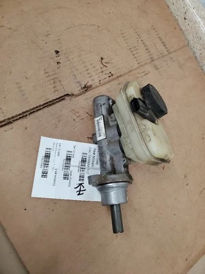 Brake Master Cylinder Fits 98 LINCOLN MARK SERIES 295964 - Image 1 of 4