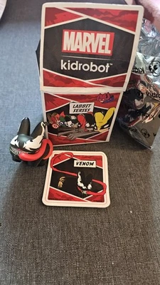 RARA FIGURA VINILO KIDROBOT MARVEL LABBIT VENOM 2.5" SERIE 1 FRANK KOZIK  Foto 1 de 4