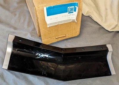 Oldsmobile Delta 88 98 1974 parachoques delantero centro de llenado 414767 panel de parachoques Olds Foto 1 de 4