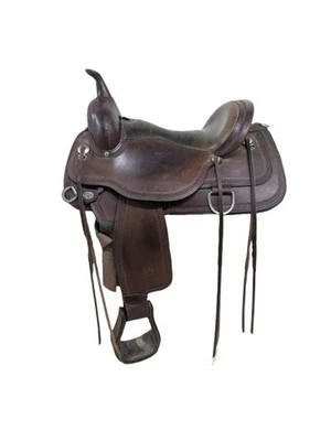 15.5 Inch Used Circle Y Flex2 Topeka Western Trail Saddle 1009-10492 - Image 1 of 4