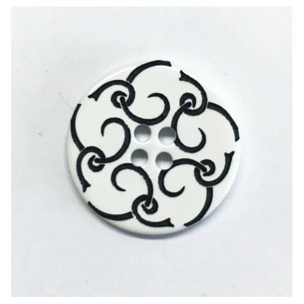 Small White Flower Button 18mm Italian Design - Image 1 of 1