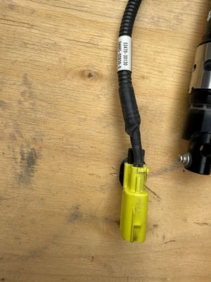 Genuine Toyota Used Hood Lifter 53470-30160 Toyota Crown 23-25 - Image 1 of 4