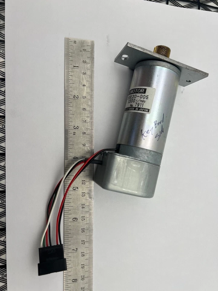 Roland Versacam SP-540V OEM Japan Servo DSE38BE20-005 24V 3300RMP 7911 Leftside - Image 1 of 4