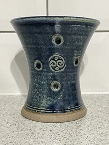 CELTIC CLAYS BLUE POTTERY VASE EMBOSSED WITH CELTIC DESIGNS HANDMADE IN IRELAND - Picture 1 of 7