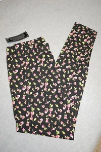 Junior Womens Leggings BLACK w/ PINK FLOWERS Size XS 0-1 - Picture 1 of 1