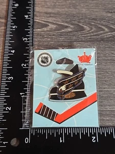 NHL Washington Capitals Hockey Logo Lapel Pin J7 - Picture 1 of 2