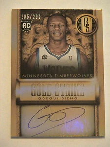 2013-14 Gold Standard Gorgui Dieng Minnesota Timberwolves Louisville Auto Rookie - Foto 1 di 2