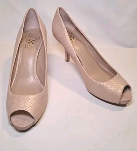 Vince Camuto Size 7B Kira Peep Toe Snakeskin Natural Pearl Heels 3" Leather - Picture 1 of 10