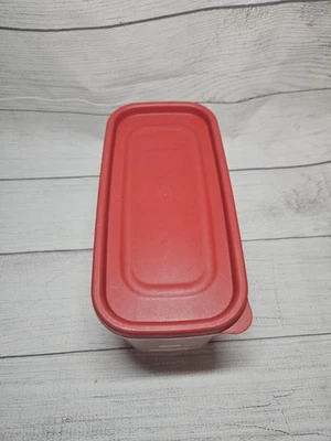 Contenedor de almacenamiento de alimentos Rubbermaid vintage de 10,9 tazas - transparente con tapa roja Foto 1 de 4