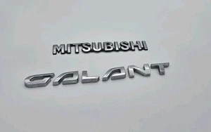 2007-2012 MITSUBISHI GALANT EMBLEMA LOGOTIPO SÍMBOLO INSIGNIA JUEGO TRASERO CROMO OEM (2008) - Imagen 1 de 3