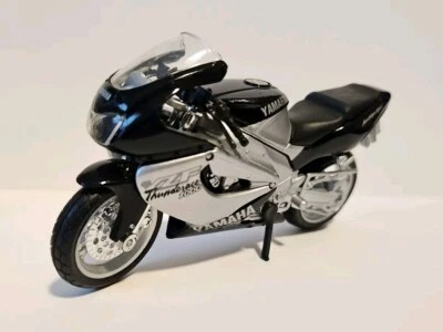 Bicicleta deportiva de carretera 46-Moto Yamaha YZF 1000 Thunderace Aero Super Sport 1:18 Foto 1 de 2