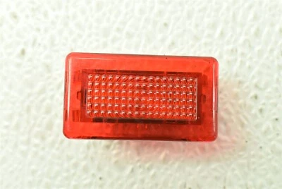 Светоотражатель для внутренней двери 2012-2019 Tesla Model S 12-19 - Изображение 1 из 4