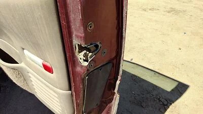 Pestillo puerta delantera derecha pasajero GMC Yukon 1994-00 con varillas/cables OEM 16631626 Foto 1 de 4