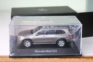 Z MODELS DEALER ISSUE 1:43 MERCEDES BENZ GLS - MOJAVE SILVER 2019 B66960620 - Picture 1 of 2