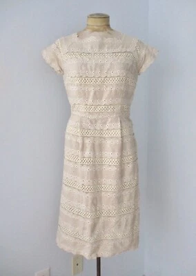 Vtg 50s 60s beige scalloped eyelet linen cream lace tiered MOB shift dress M - Image 1 of 4