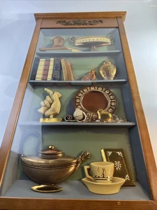 Vintage MCM Wender Schattenkasten Kurioses Wandzubehör handkoloriert Zinn Regale - Bild 1 von 8