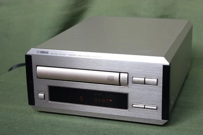 Yamaha CDX-E100  CD-Player Pianocraft - Bild 1 von 4