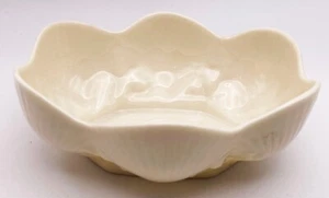 VTG Belleek Ireland Georgian Yellow Shell Bowl 5" Yellow Mark - Picture 1 of 9