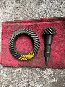 VE VF ZF BRAND NEW GENUINE DANA SPICER 3.7 RATIO DIFF GEAR SET - Picture 1 of 7