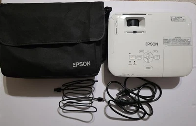 Epson Projector Model H533A 3LCD with Bag & Cords - Image 1 of 4