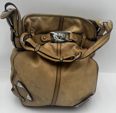 B. Makowsky Women's Handbag Tan Leather Turnlock Inner Pockets Shoulder Bag - Image 1 of 4