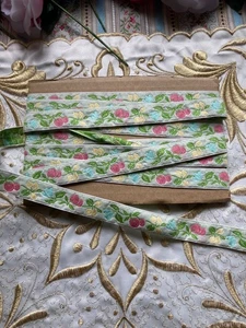 3.7m Pretty Vintage Woven Floral and Fruit Fabric Trimming - Picture 1 of 3