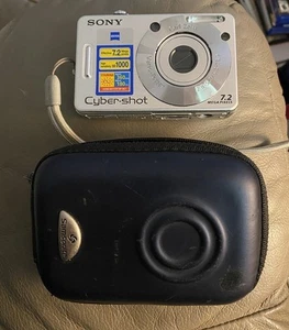 Sony Cyber-Shot DSC-W70 7.2MP Digital Camera w/3X Zoom Silver #397 - Picture 1 of 17