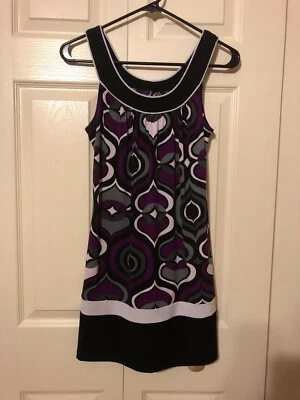 Vestido Bodycon RAMPAGE roxo e preto padrão geométrico sem mangas MÉDIO - Imagem 1 de 4