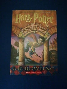 Harry Potter And The Sorcerer’s Stone JK Rowling Paperback Sept.1999 - Picture 1 of 3
