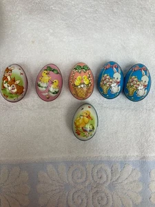 Set of 6 vintage tin litho Easter egg candy containers - Afbeelding 1 van 6