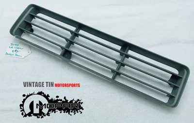 1991-1993 1st GEN DODGE RAM W-150-250-350 /RAMCHARGER OEM LH UPPER GRILLE INSERT — 第 1/2 张图片