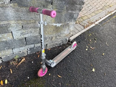 Jd Bug Classic 4 2 Wheel Scooter Pink Suit Age 6 -10 With Kick Brake - Image 1 of 4