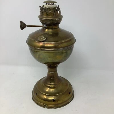 Lâmpada de querosene antiga de bronze óleo 12" com trevos ~ rascunho central ~ sem marca - Imagem 1 de 4