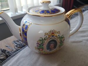 Wade Ceramics Ringtons Queen Elizabeth 11 Coronation 50th Anniversary Teapot