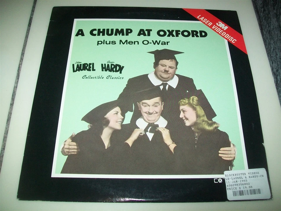 A CHUMP AT WAR PLUS MEN O-WAR Laserdisc VERY GOOD CONDITION LAUREL & HARDY AND Foto 1 de 1