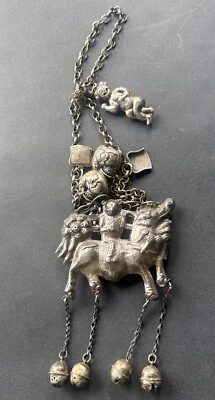 Antiguo collar chino de plata diosa de la fertilidad dragón con amuletos dijes Foto 1 de 4