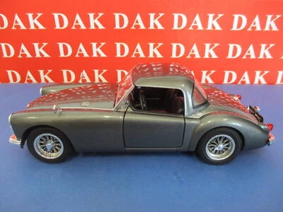 Die cast 1/18 Modellino Auto MG A MK.I A1500 Closed Hard Top 1967 by Triple9 - Immagine 1 di 4