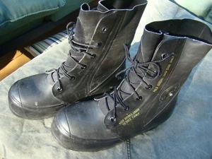 US Military Extreme Cold Weather Mickey Mouse Boots 8 Regular Very Good - Picture 1 of 17