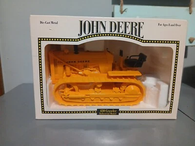 Vintage John Deere 430 Crawler industrial model . - Image 1 of 4