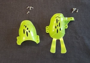 2001-02 Hot Wheels Octoblast #54943 TRACK 2 GREEN SHIELDS REPLACEMENT PARTS - Picture 1 of 6