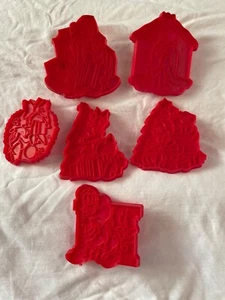 Vintage Disney Mickey & Minnie Holiday Cookie Cutters Set Of 7 Red Plastic Chris - Picture 1 of 8