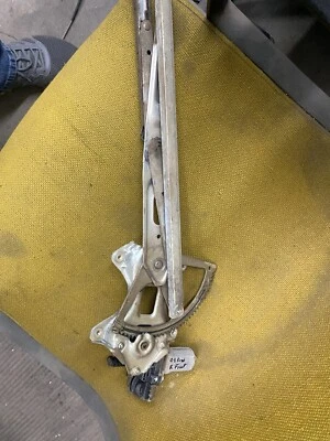 05-09 TOYOTA PRIUS PUERTA DELANTERA DERECHA VENTANA REGULADOR MOTOR 69801-52070 OEM Foto 1 de 4